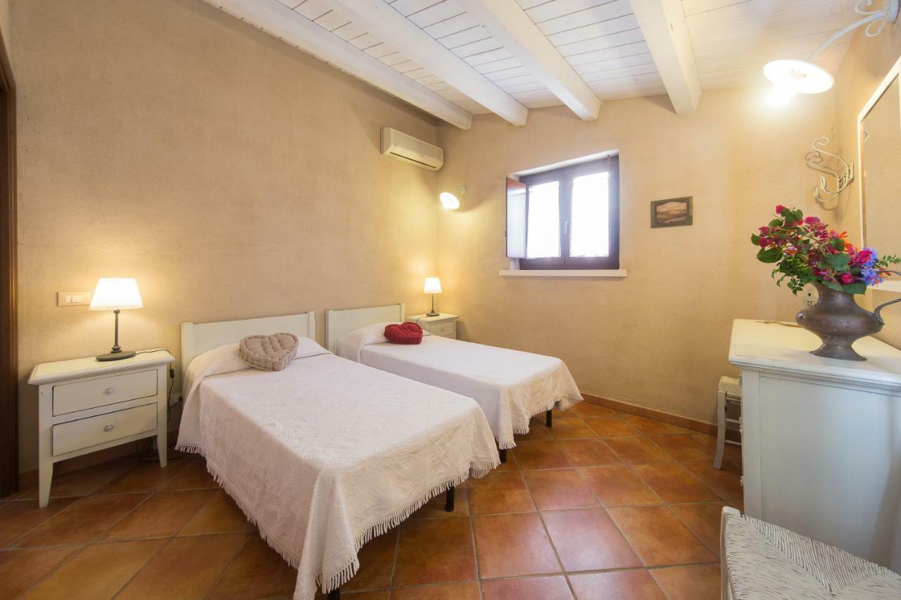 Casale Del Coccio Guest House Scicli Luaran gambar