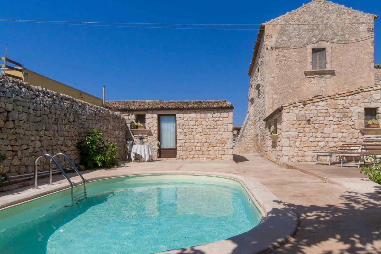 Casale Del Coccio Guest House Scicli Luaran gambar